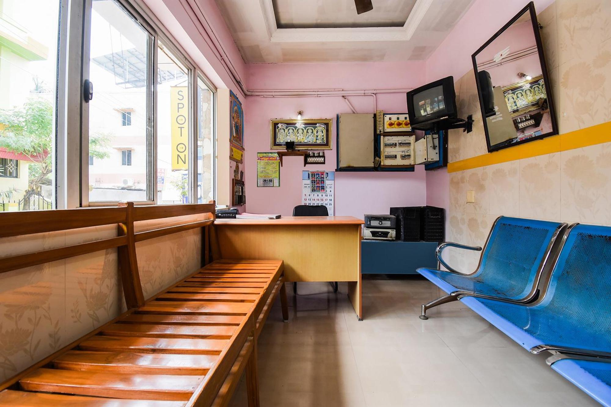 Hotel O K.S.Lodge Tribhuvanam Exterior foto